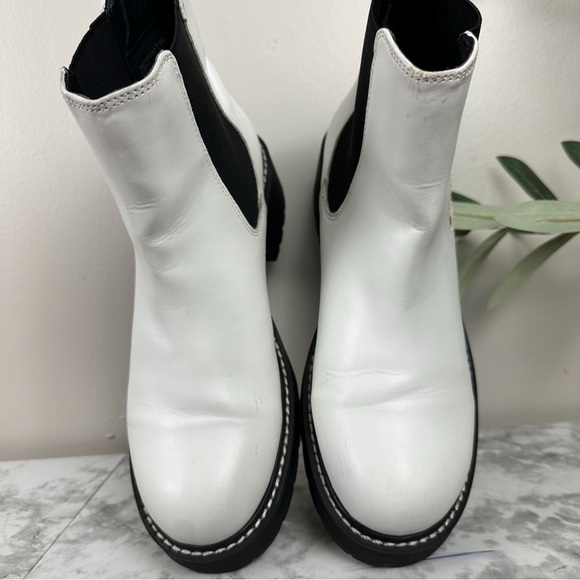MADDEN GIRL Cindyy Chelsea Chunky Lug Boot White Sz 7.5 - Picture 7 of 10